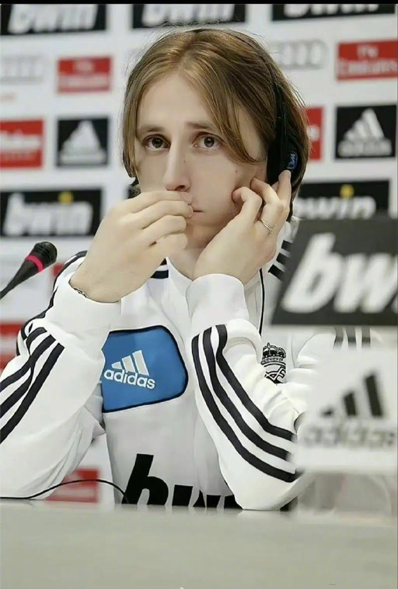 祖八回归后，快船进攻拥堵，防守四处透风，球队大溃败，小琼斯再次受伤，球队继续一胜难求