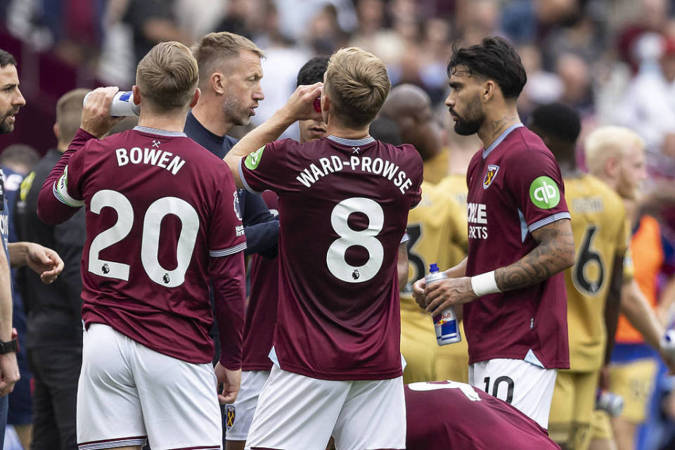 东体：申花像会学习却不会考试的优等生，背负过重的心理负担