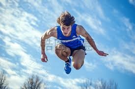 羽毛球巨头疯狂涨价，背后竟是竞争不足的暴利游戏？