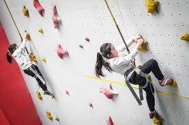 西甲：拉菲尼亚奥尔莫建功 巴萨3-1逆转马竞